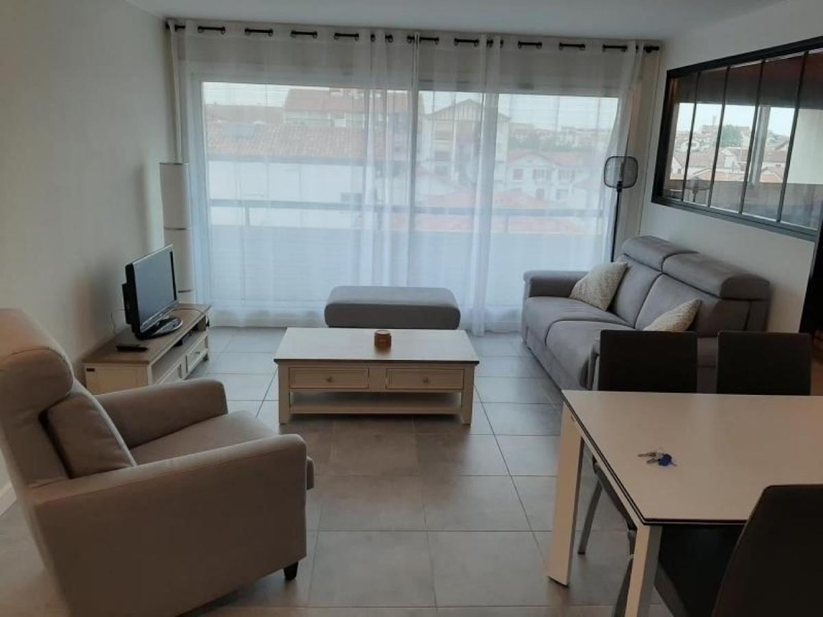 Appartement T3 Renove A 10 Min Du Centre-Ville Avec Balcon, Garage Et Wifi A Saint-Jean-De-Luz - Fr-1-239-584 Zewnętrze zdjęcie